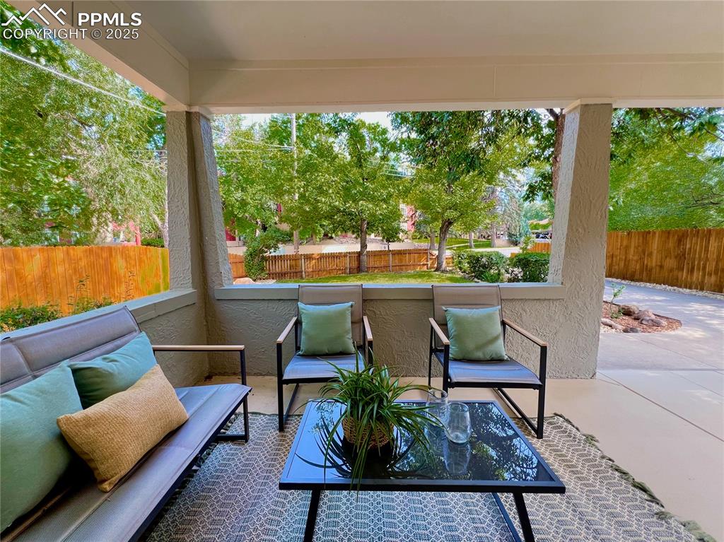 Image 8 of 50: Patio