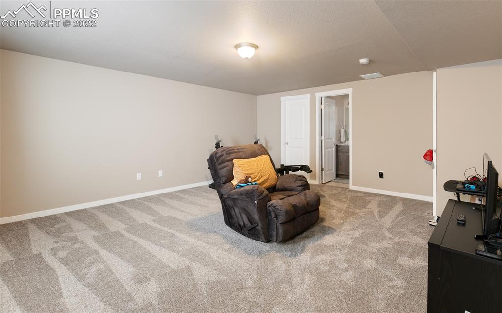Listing 5823850, Image 18 of 24
