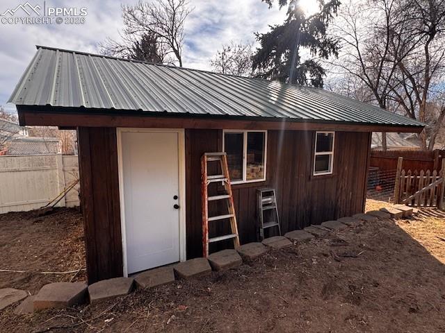 Image 16 of 17: Shed 
