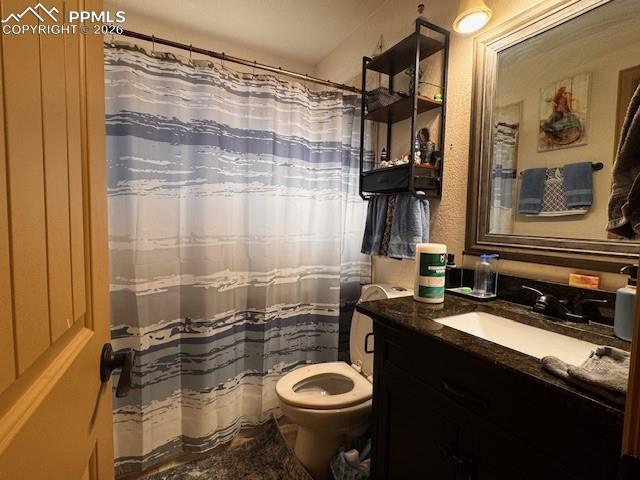 Image 9 of 17: Bathroom