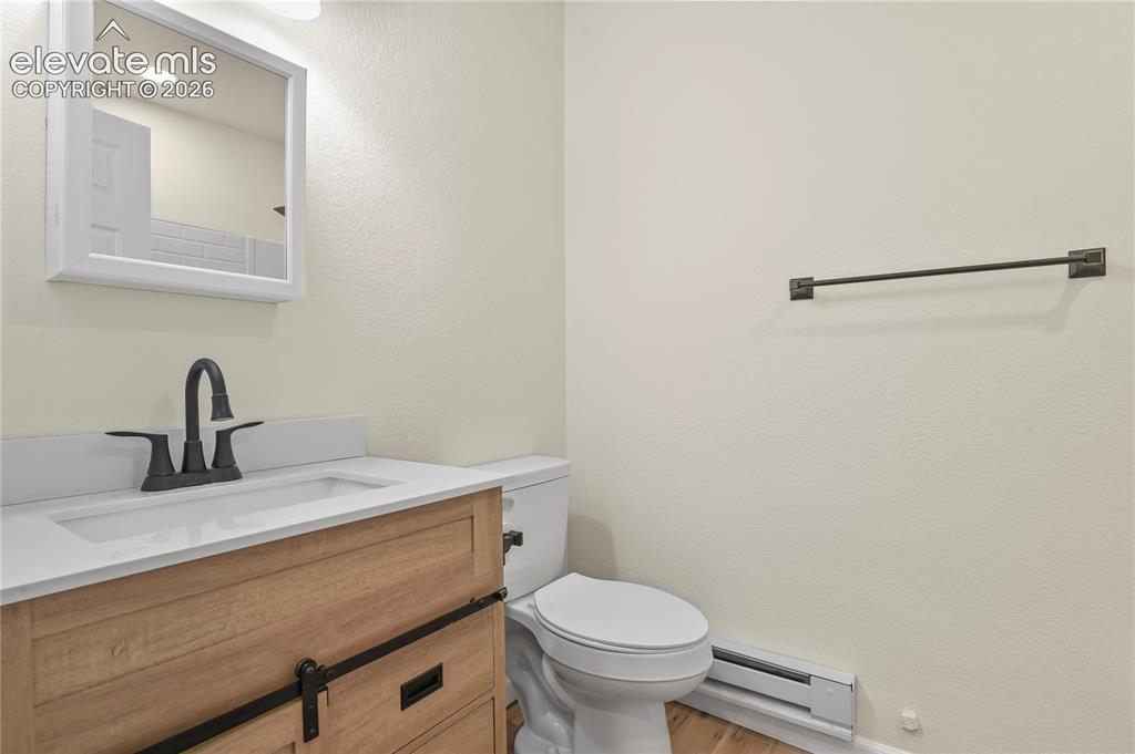 Image 14 of 45: Bathroom