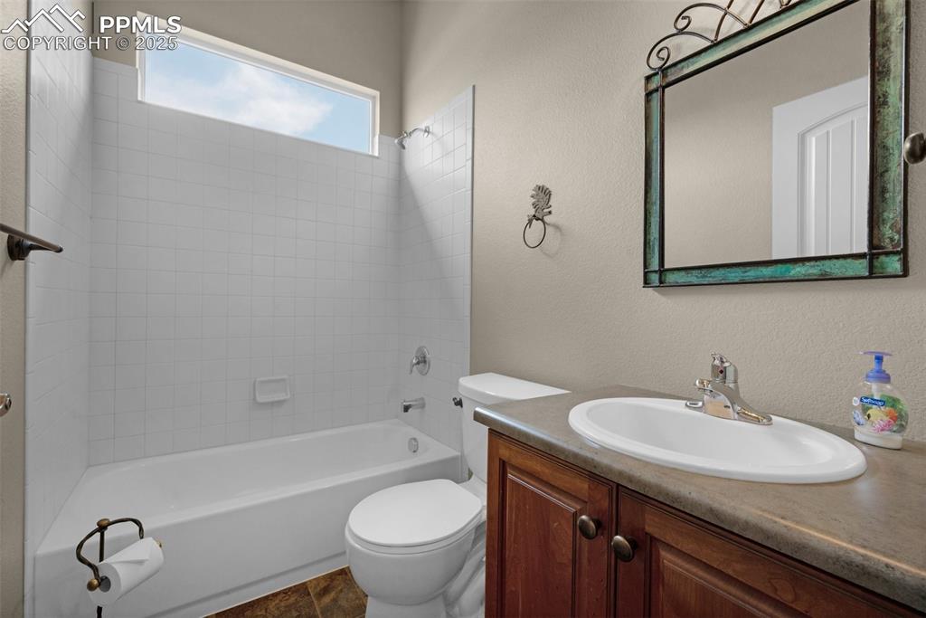 Image 10 of 50: Main level full bath