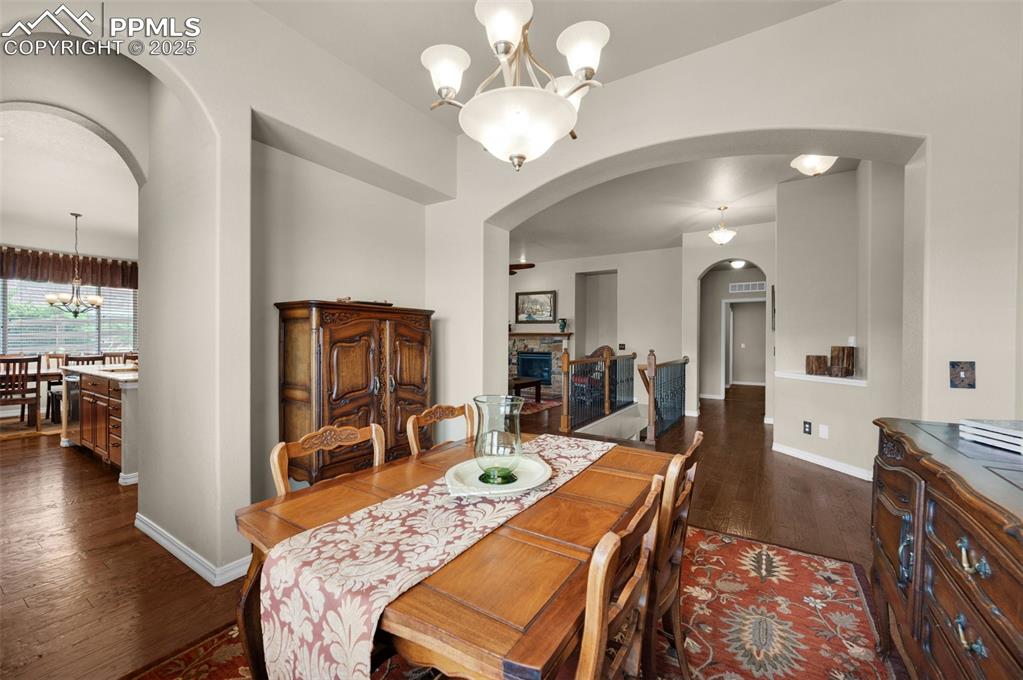 Image 13 of 50: Dining Room