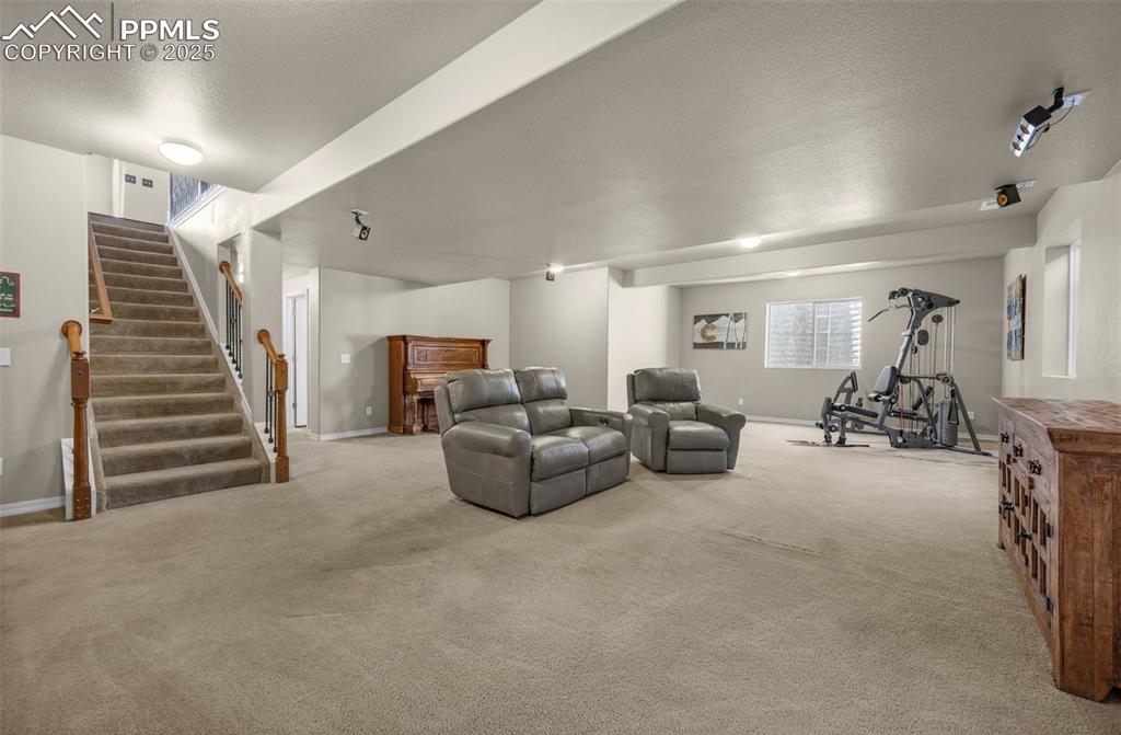 Image 36 of 50: 9-foot ceiling in basement