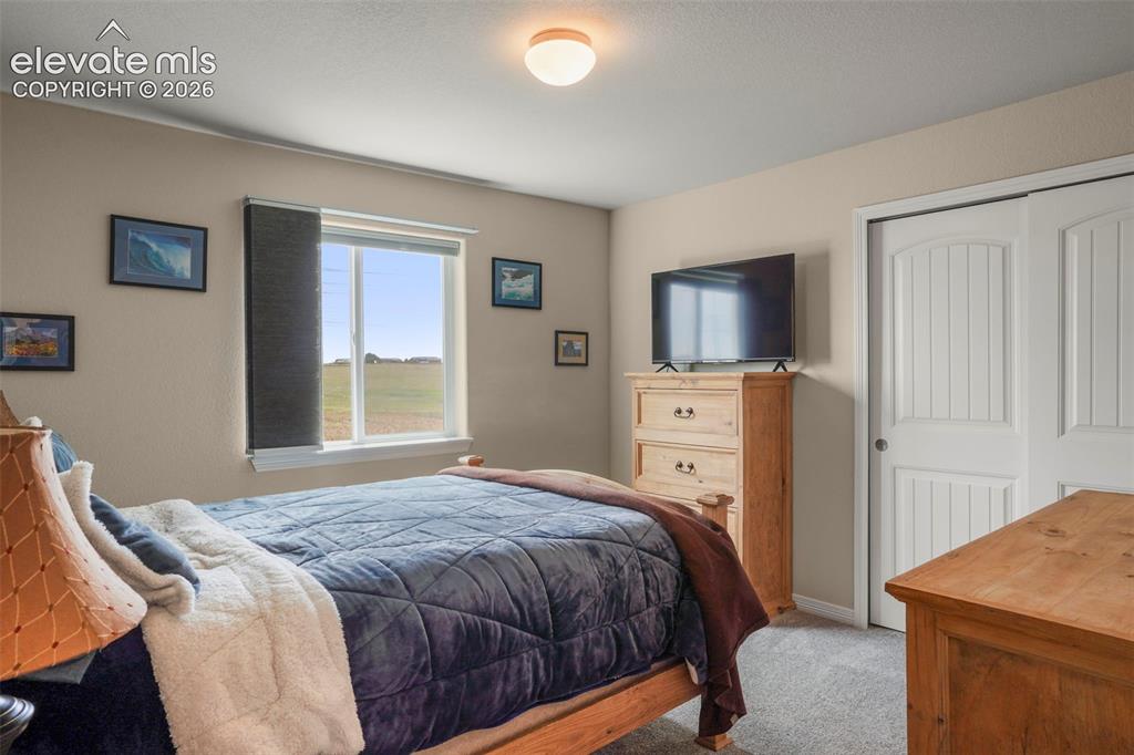 Image 17 of 32: Bedroom