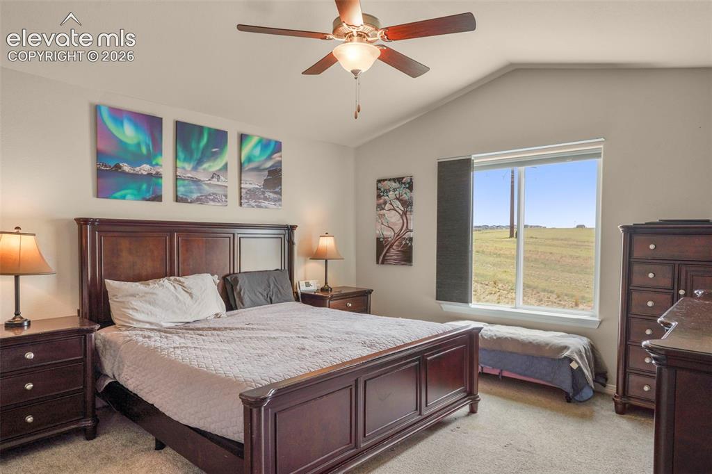 Image 9 of 32: Bedroom