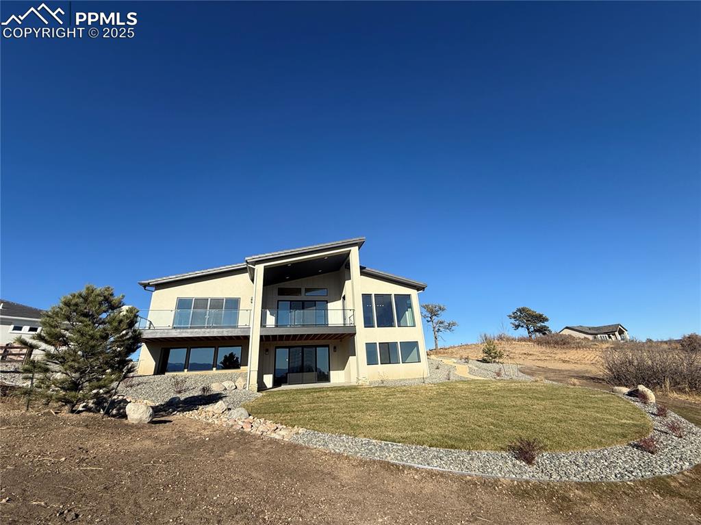 Image 39 of 40: Back of Structure