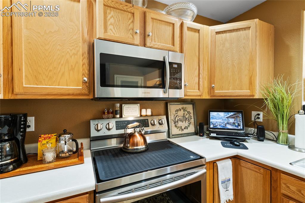 Image 12 of 36: Kitchen