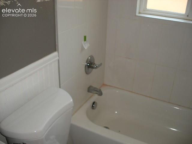 Image 18 of 43: Bathroom