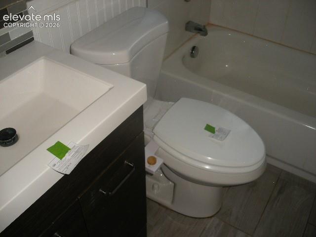 Image 20 of 43: Bathroom