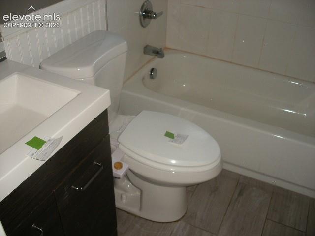Image 21 of 43: Bathroom