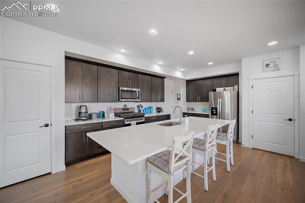 Image 14 of 49: Kitchen