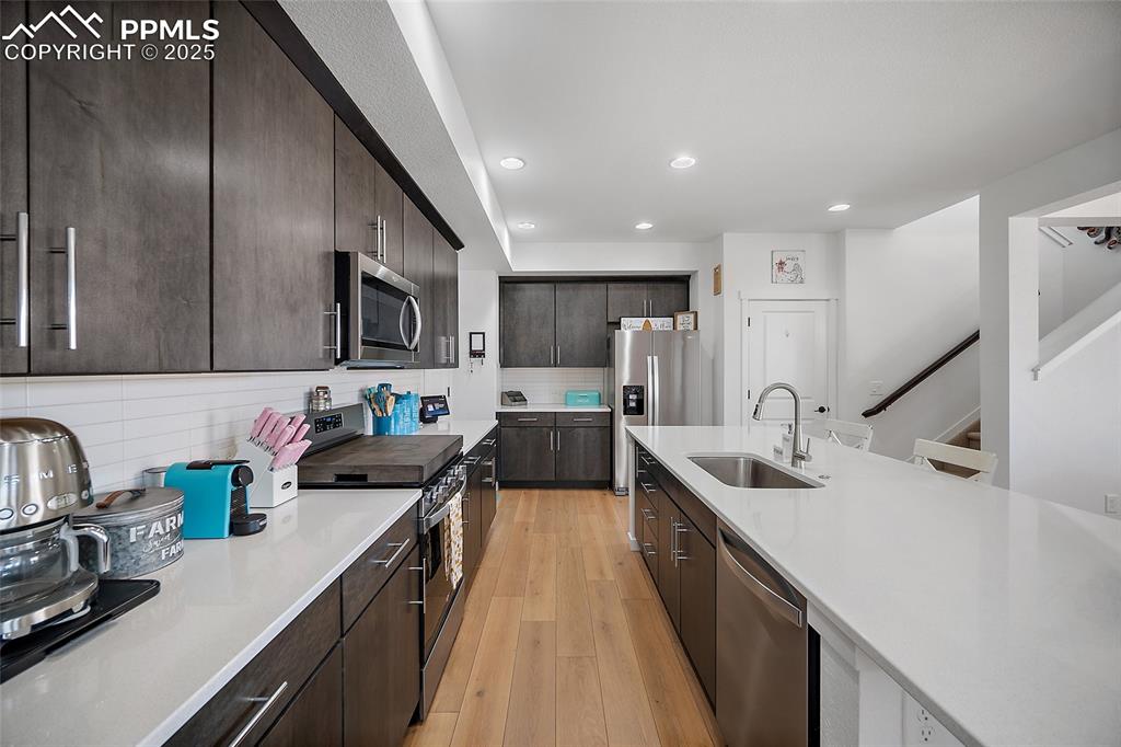 Image 16 of 49: Kitchen