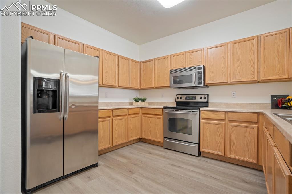 Image 8 of 38: Clean and bright!