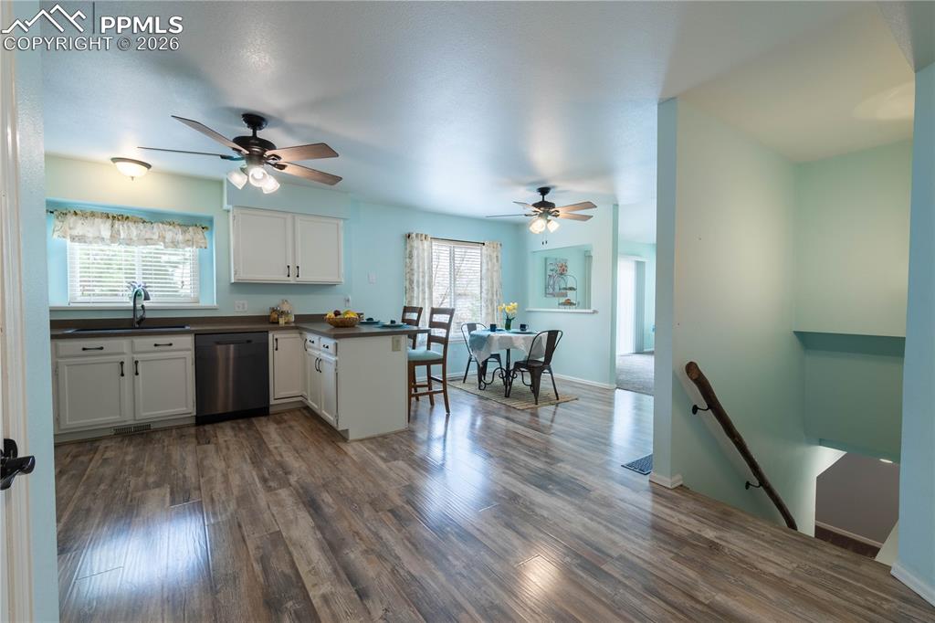 Image 13 of 48: Kitchen