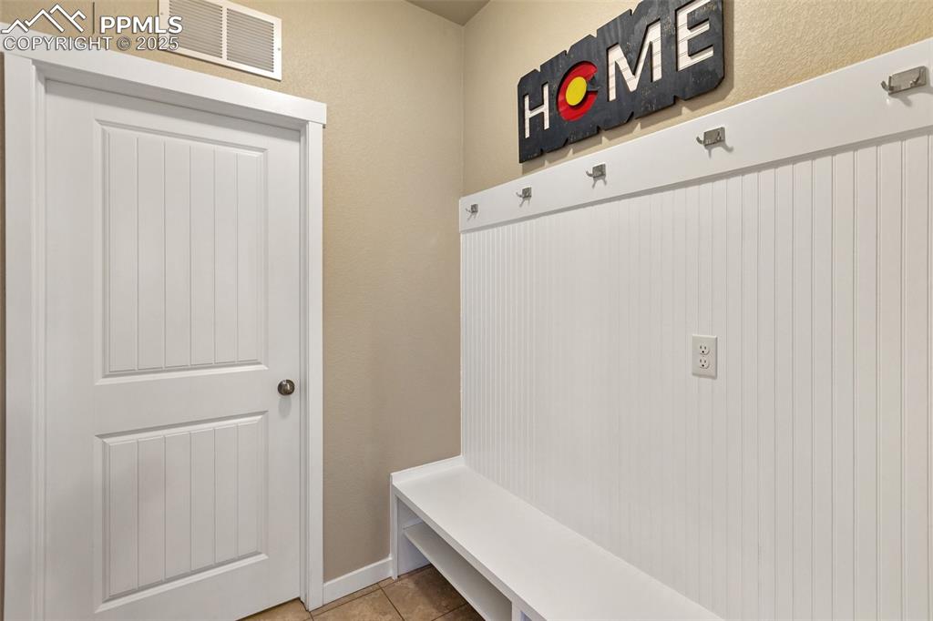 Image 3 of 38: Mud Room