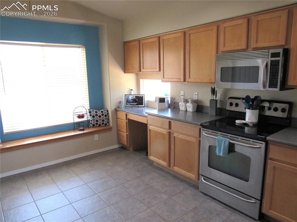 Image 10 of 29: Kitchen