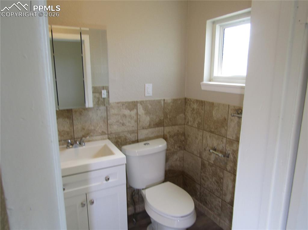 Image 12 of 21: Bathroom