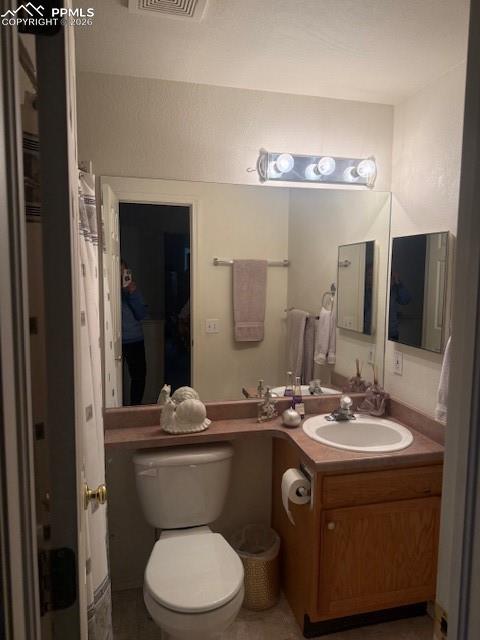 Image 9 of 16: Bathroom