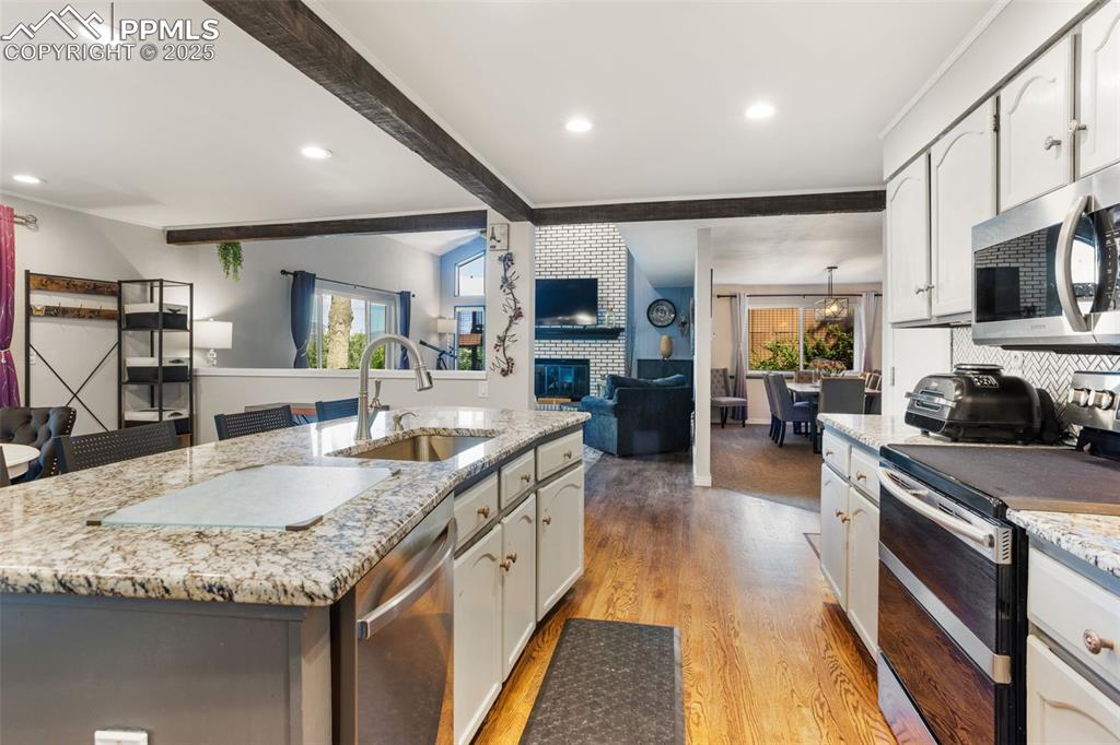 Image 12 of 46: Kitchen