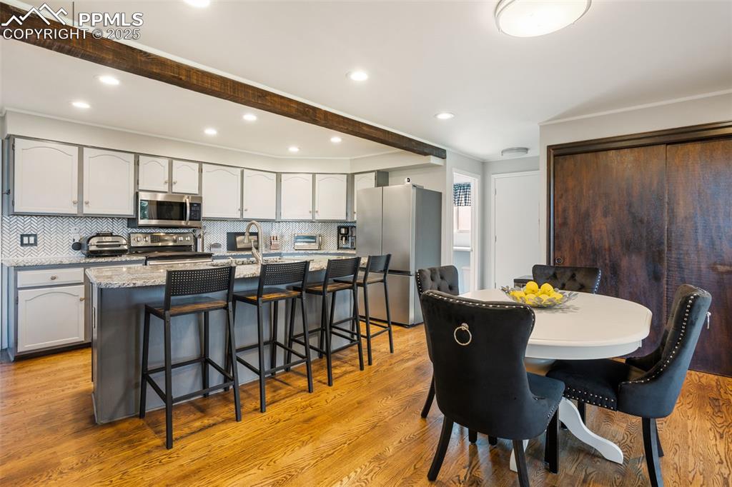 Image 13 of 46: Dining Area