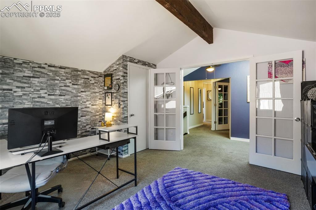 Image 25 of 46: Bedroom