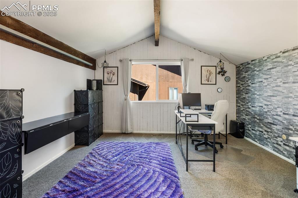 Image 26 of 46: Bedroom