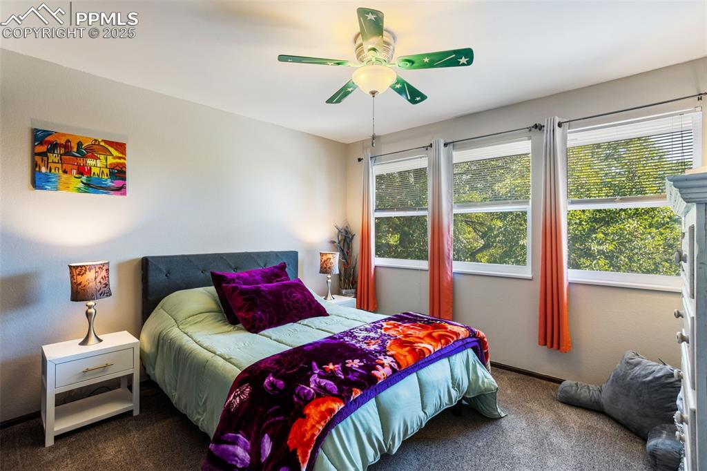 Image 27 of 46: Bedroom