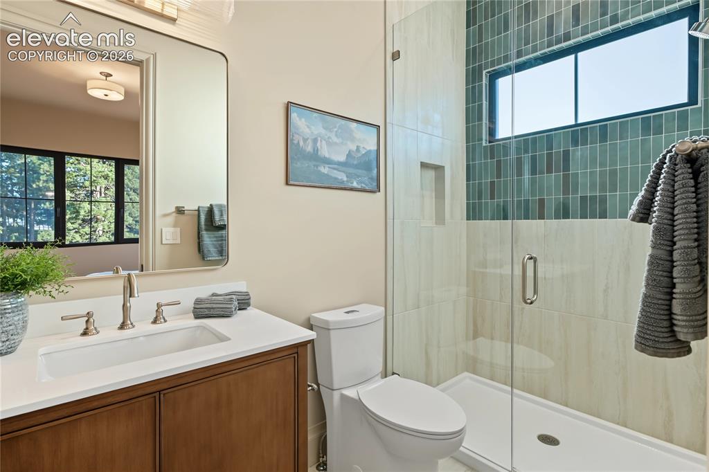 Image 29 of 50: Third bathrooms ensuite