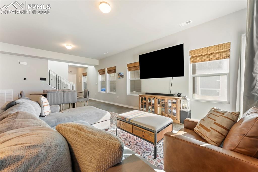 Image 10 of 50: Living Room