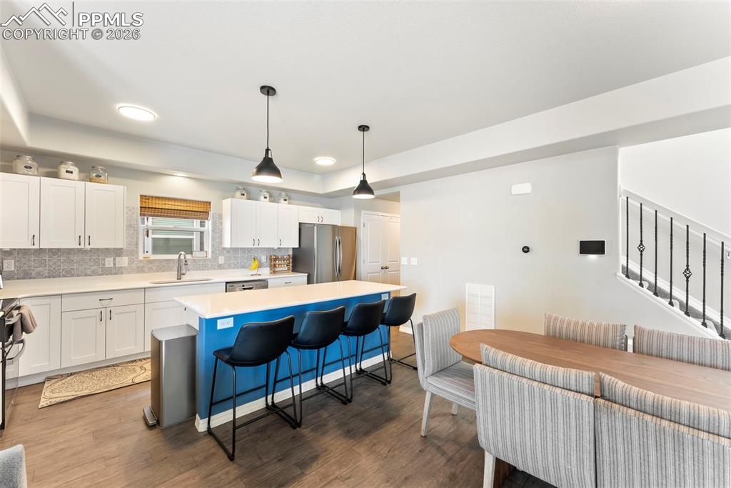 Image 11 of 50: Kitchen