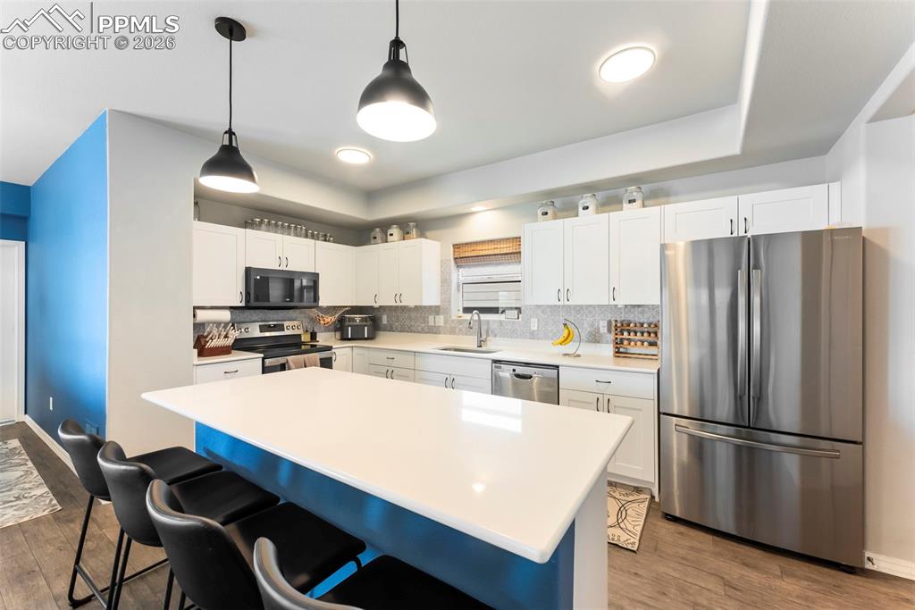 Image 12 of 50: Kitchen