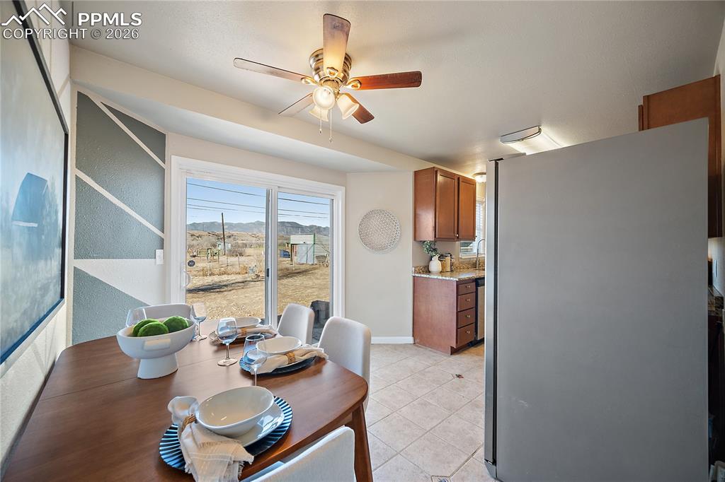 Image 11 of 49: Dining Area