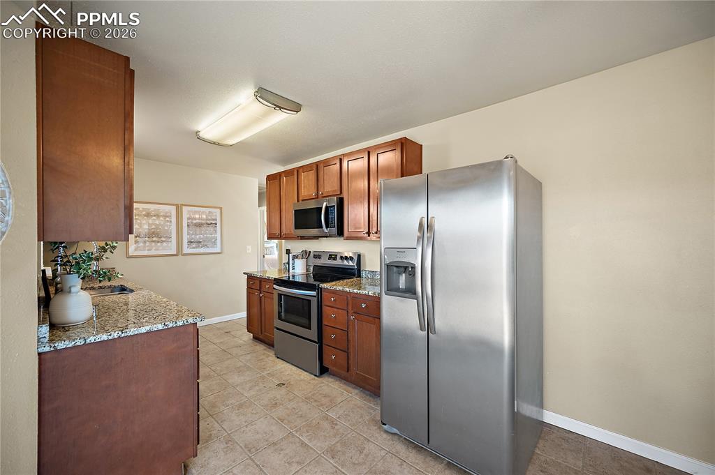 Image 8 of 49: Kitchen