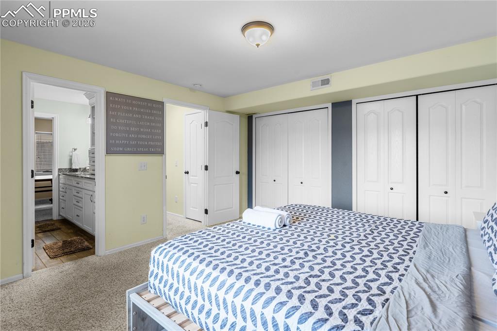 Image 25 of 29: Bedroom