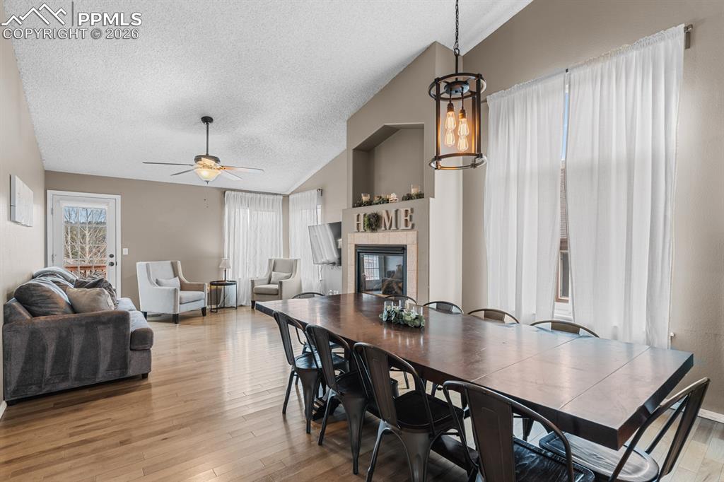 Image 8 of 29: Dining Area