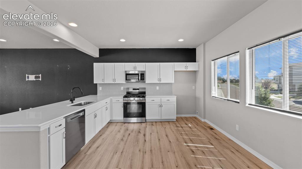 Image 7 of 29: Kitchen