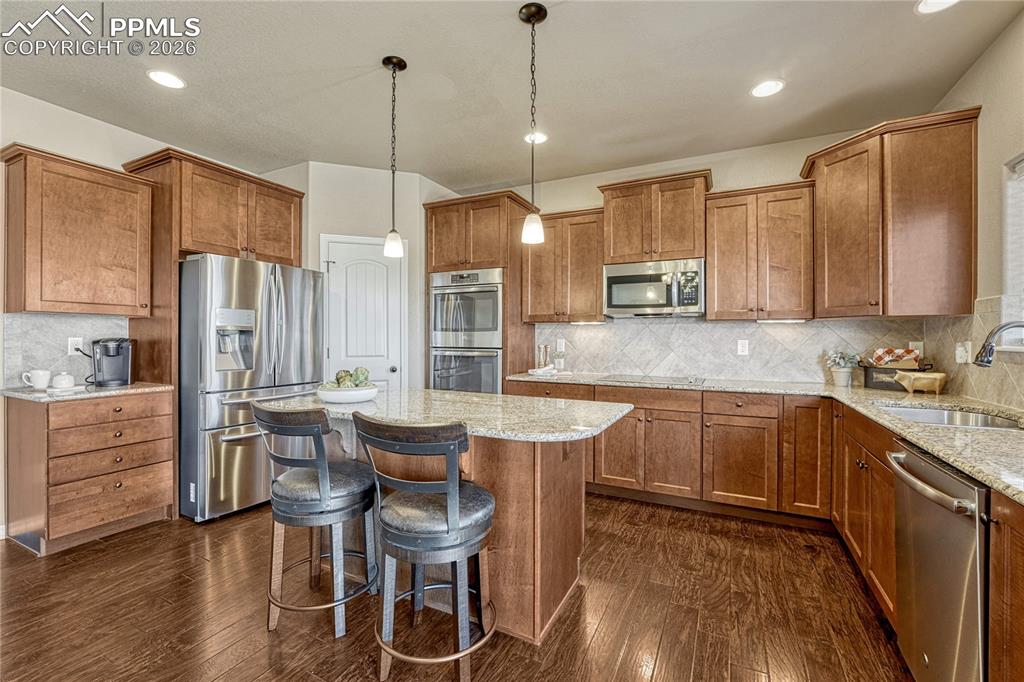 Image 10 of 31: Kitchen