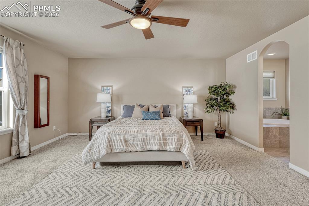 Image 20 of 31: Bedroom