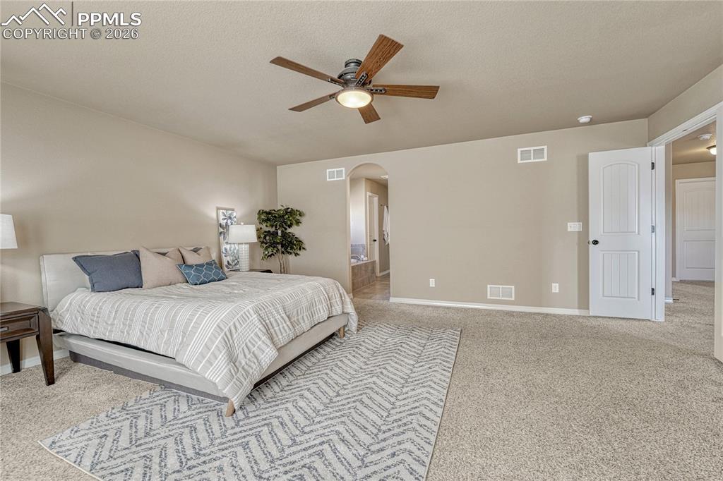 Image 22 of 31: Bedroom