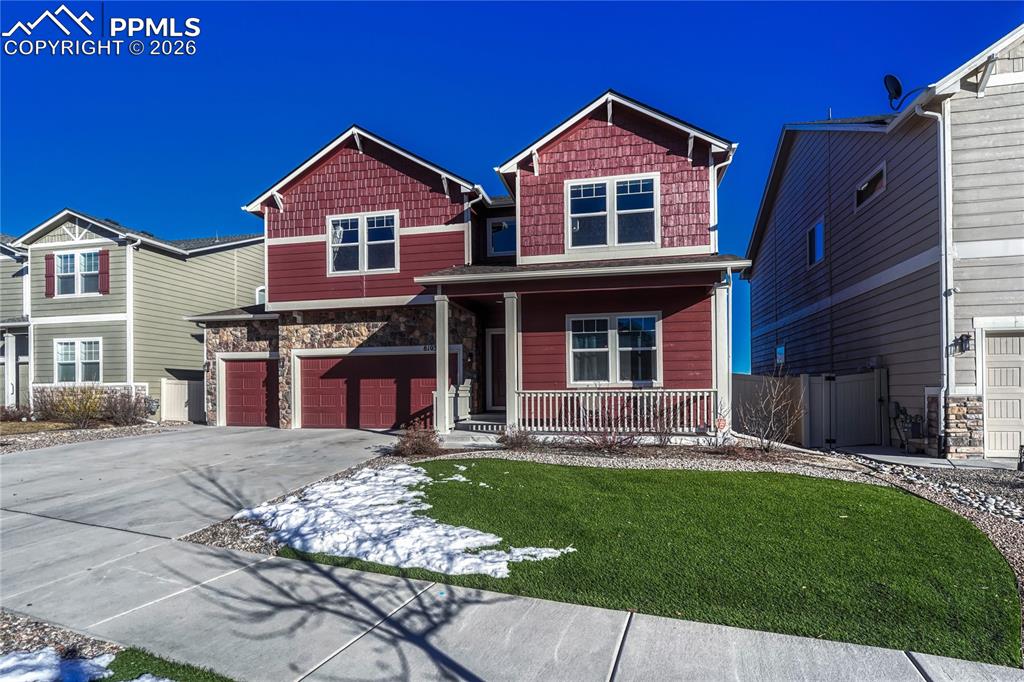 Image 5 of 31: Front of Structure