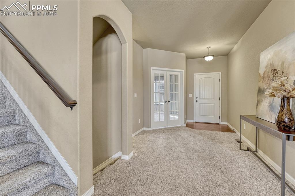 Image 7 of 31: Entry