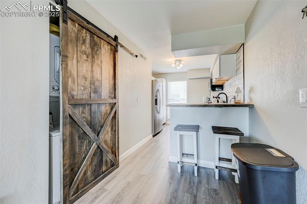 Image 11 of 26: Kitchen