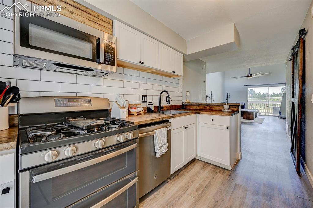 Image 6 of 26: Kitchen