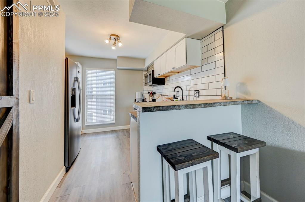 Image 8 of 26: Kitchen