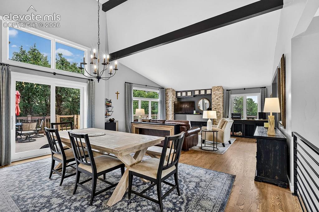 Image 17 of 50: Dining Room
