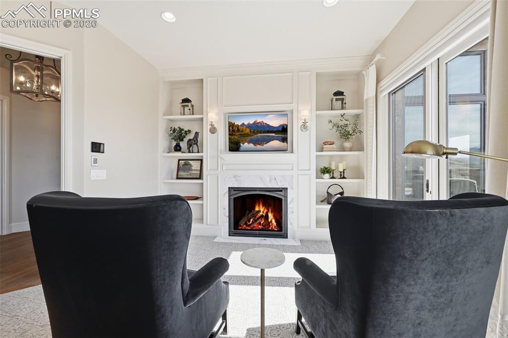 Image 19 of 50: Master Bedroom