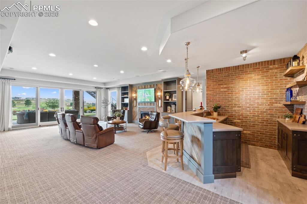 Image 31 of 50: Family Room