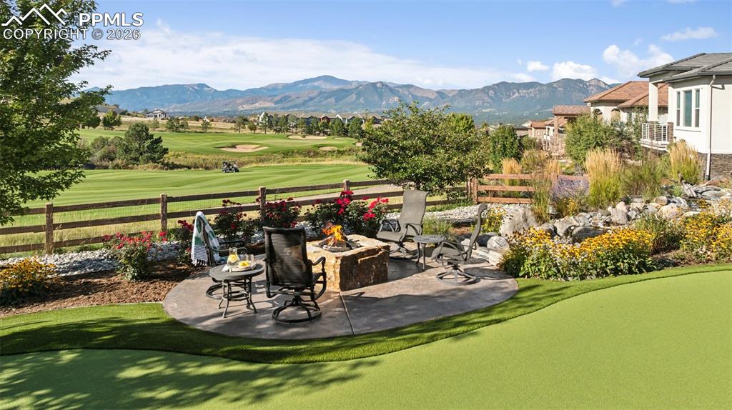 Image 47 of 50: Yard