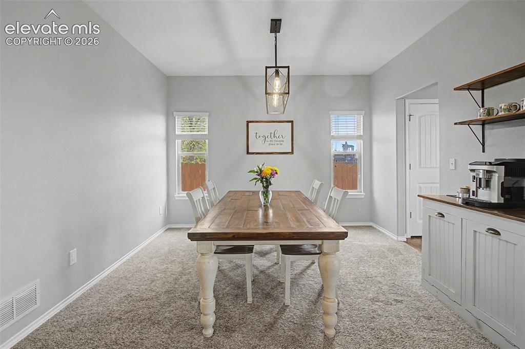 Image 10 of 43: Dining Area